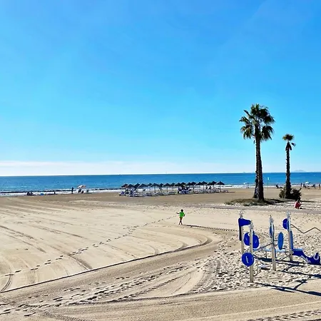 Naufragos - Close To The In * Torrevieja