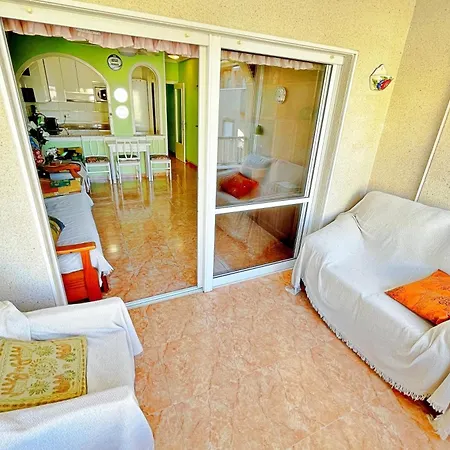 Naufragos - Close To The In * Torrevieja